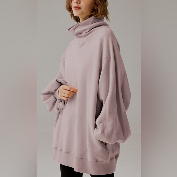 NWT Lit Whisper Oversized Turtleneck Sweatshirt in Heather Grey Size Small - Picture 2 of 10